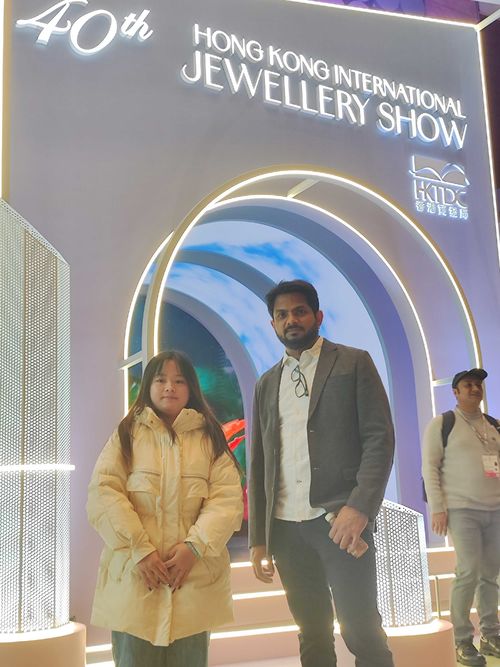 Dernière affaire concernant Le Salon des bijoux et pierres précieuses de Hong Kong 2024