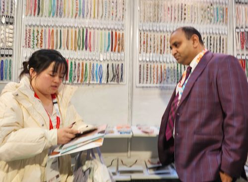 Dernière affaire concernant Le Salon des bijoux et pierres précieuses de Hong Kong 2024