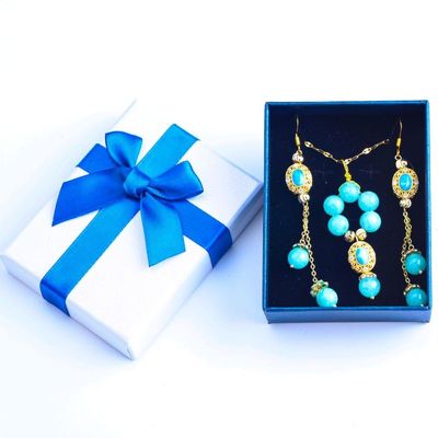 Collier et boucle d'oreille faits à la main en pierre précieuse