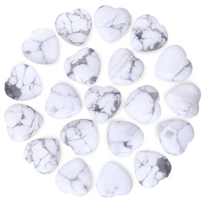 Des pierres de guérison en forme de cœur en turquoise blanche pour la fabrication de bijoux