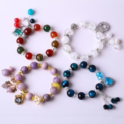 Bracelet élastique en pierre précieuse de cristal à perles rondes avec charmes de luxe