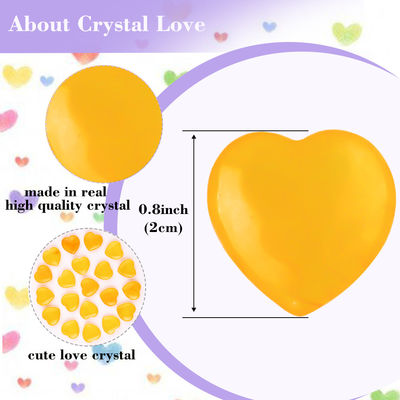 Des cristaux en forme de cœur en aventurine jaune / topaze pour méditer