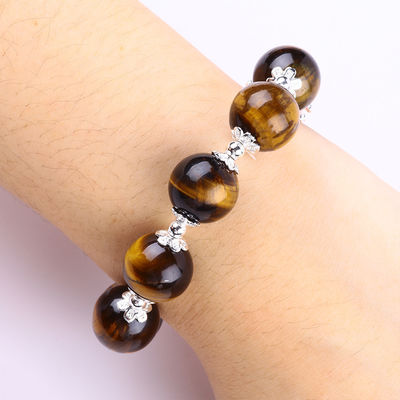 Une perle d'eau douce naturelle de 14 mm avec un magnifique bracelet en perles.
