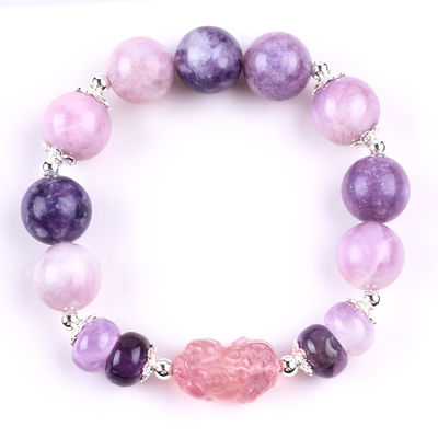 Le bracelet de 14 mm violet porte la fortune