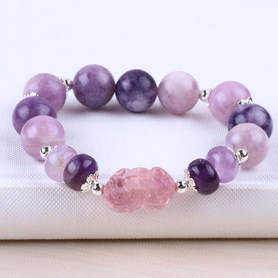 Le bracelet de 14 mm violet porte la fortune