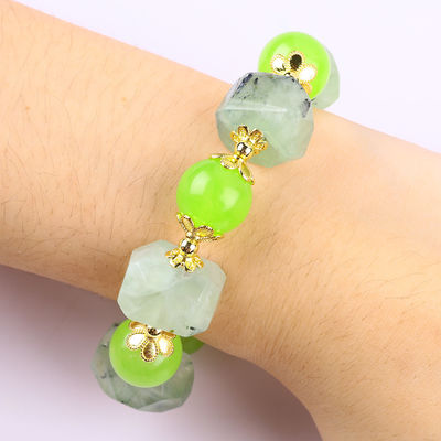 Bracelet à perles en pierre précieuse fait à la main Bracelet en pierre préhnite naturelle Bracelet à charmes réglables Bracelet pour les fêtes