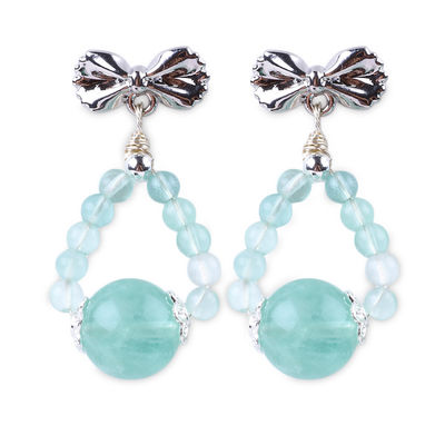 Des boucles d'oreilles en pierre de cristal faites à la main, des boucles d'oreilles en pierre précieuse en fleurite verte, des boucles d'oreilles en arc en perles, des boucles d'oreilles en pendentif.