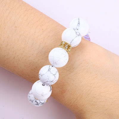 Bracelet à perles en pierre précieuse fait à la main Bracelet en pierre turquoise blanche naturelle Bracelet à charmes réglables Bracelet pour la fête quotidienne