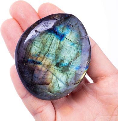 La pierre de palme de labradorite naturelle guérissante Poche polie pierres de roche de labradorite irrégulière pierre d'inquiétude soulagement de l'anxiété