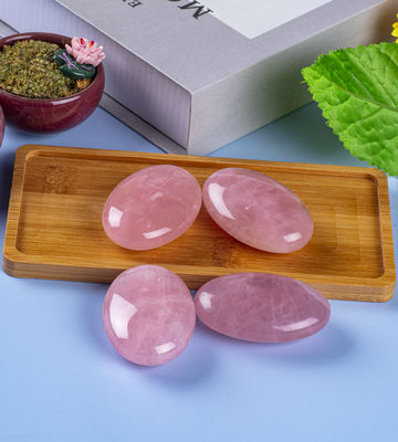 Pierre de palme rose naturelle de quartz de guérison Poche polie rose de quartz pierres de roche pierre d'inquiétude soulagement de l'anxiété