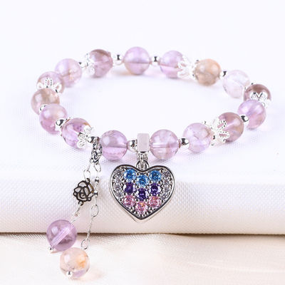 Un bracelet en pierre naturelle fait à la main