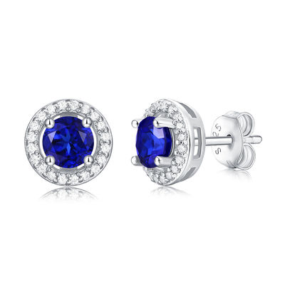 Des boucles d'oreilles en pierre précieuse pour les cadeaux