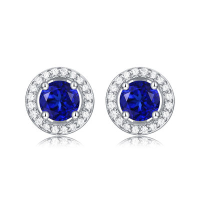 Des boucles d'oreilles en pierre précieuse pour les cadeaux