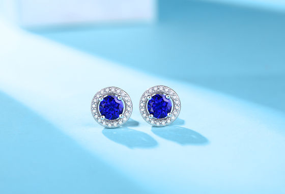 Des boucles d'oreilles en pierre précieuse pour les cadeaux
