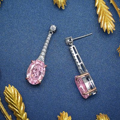 Des boucles d'oreilles ovales longues en argent sterling 925