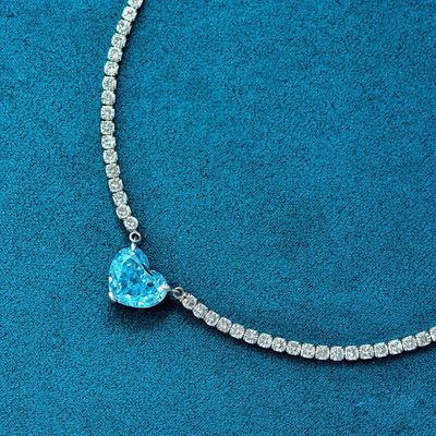 Élégance en forme de cœur Aqua bleu 925 Sterling Silver Heart Collier de pierre précieuse