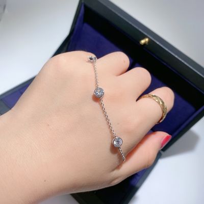 Des bracelets en argent moissanite pour femmes