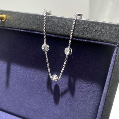 Des bracelets en argent moissanite pour femmes