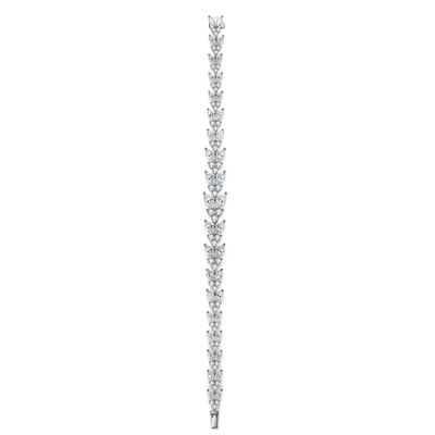 Un bracelet de tennis en moissanite pour les fiançailles.