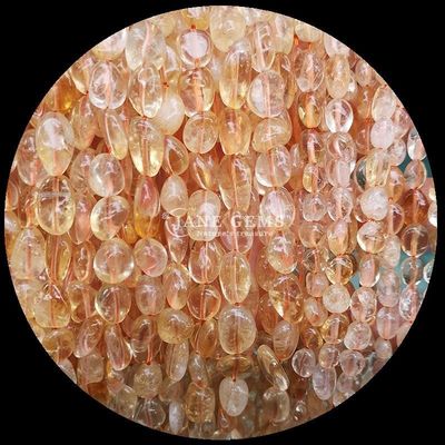 Les pierres précieuses de cristal naturel à forme irrégulière sont utilisées pour les colliers et les bracelets