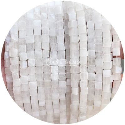 Vente en gros de pierres précieuses en cristal naturel en forme carrée Perles cube Perles de pierre en vrac accessoires Perles cube espaceurs pour bijoux