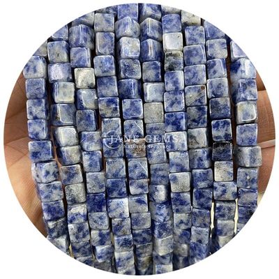 Vente en gros de pierres précieuses en cristal naturel en forme carrée Perles cube Perles de pierre en vrac accessoires Perles cube espaceurs pour bijoux