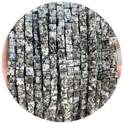 Vente en gros de pierres précieuses en cristal naturel en forme carrée Perles cube Perles de pierre en vrac accessoires Perles cube espaceurs pour bijoux
