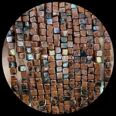 Des perles d'agate bleu indienne pour la guérison des cristaux et la fabrication de bijoux DIY de différentes tailles