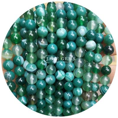 Des perles de pierres précieuses de cristal rond et coloré pour les cadeaux et les fêtes