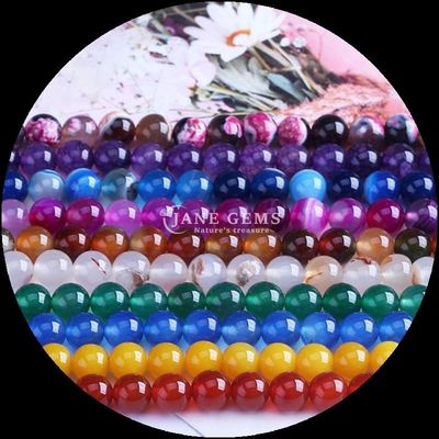 Des perles de bijoux naturels DIY avec des perles d'agate violette et jaune