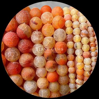 Des perles de bijoux naturels DIY avec des perles d'agate violette et jaune