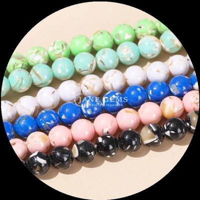 Des bracelets, des perles de pierre précieuse, des tiges de perles en turquoise pour la fabrication de bijoux