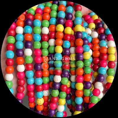 Des perles de pierres précieuses naturelles de différentes couleurs, bijoux bricolage Perles de turquoise