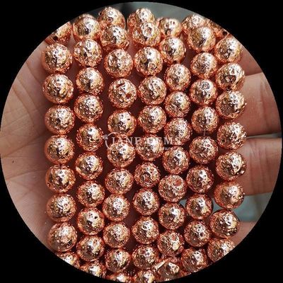 Des perles de pierres précieuses de forme ronde polies de différentes couleurs Plaqué de la lave pour des bijoux magnifiques faits à la main